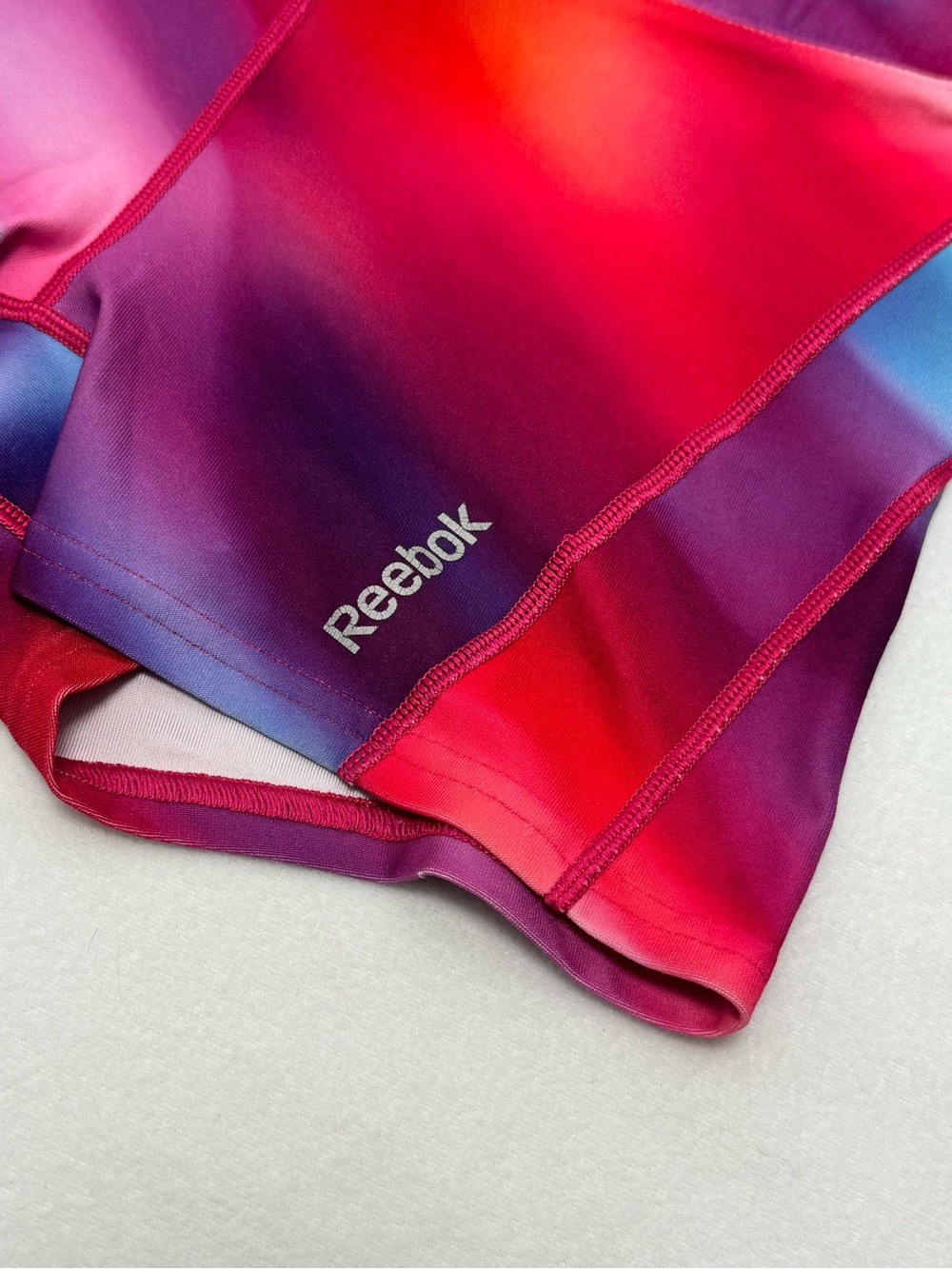 Reebok Red Purple Gradient Athletic Booty Shorts M - Picture 3 of 6